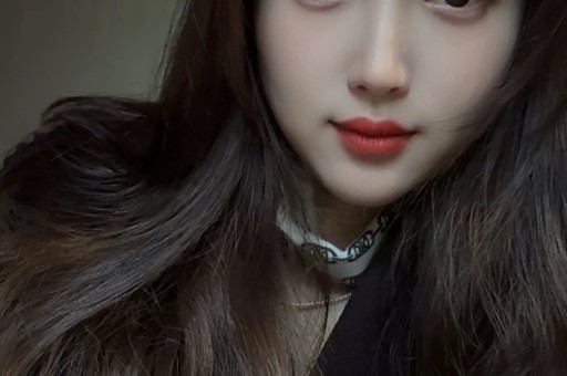 网红“迅猛龙特蕾莎”开会员专属直播引争议本人回应