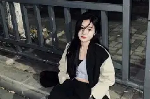 拍卖上亿珠宝单身富婆女港星是怎么用钱生钱的？
